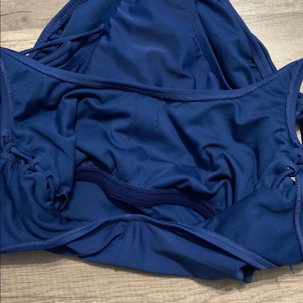 Swim suit - Picture 4 of 4